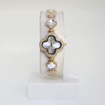 ساعت مچی زنانه ون کلیف Van cleef and Arpels با موتور کوارتز ژاپن قفل دستبندی