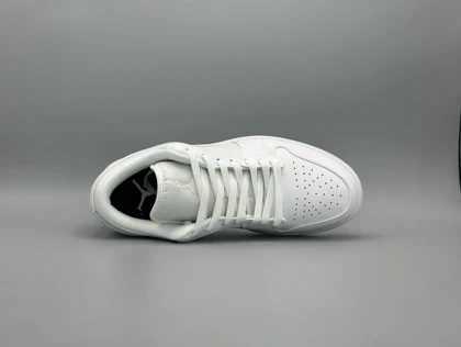 کتانی نایکی جردن1 لو سفید/Nike Air Jordan1 White