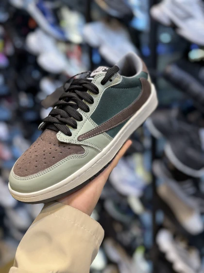 کتانی مردانه تراویس اسکات