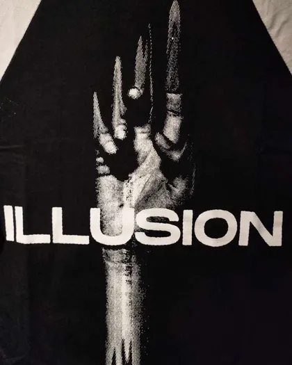 تیشرت کلاهدار Illusion