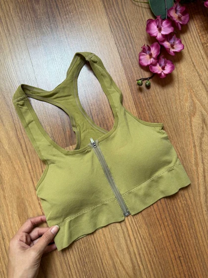 نیم‌تنه زیپی پشت قهرمانی