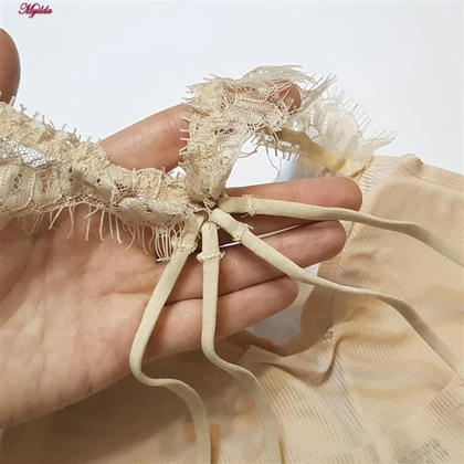 نیم‌تنه ورزشی زنانه پددار پشت ضربدری کرم