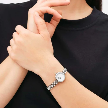 ساعت DW زنانه مدل ELAN نقره ای صفحه سفید DW-5499-L