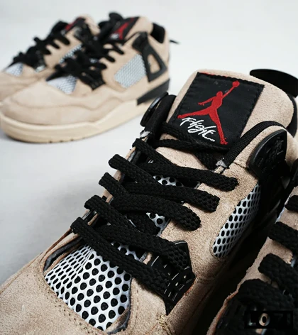 کتانی ساق‌دار مردانه کرم Nike air jordan 4