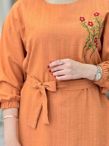 مانتو گلدوزی جلوبسته کمردار