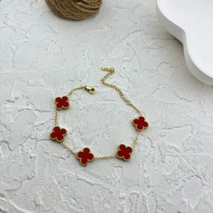 دستبند زنانه با طرح ونکلیف و رنگ قرمز آتشین