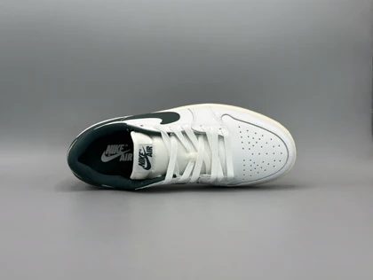 کتانی نایکی جردن1 لو اکسیدایزد/Nike AJ1