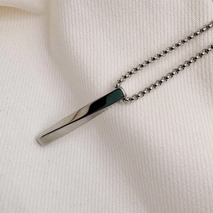 گردنبند مردانه استیل مدل «منشور مینیمال» | با زنجیر ونیزی (Box Chain) سیلور