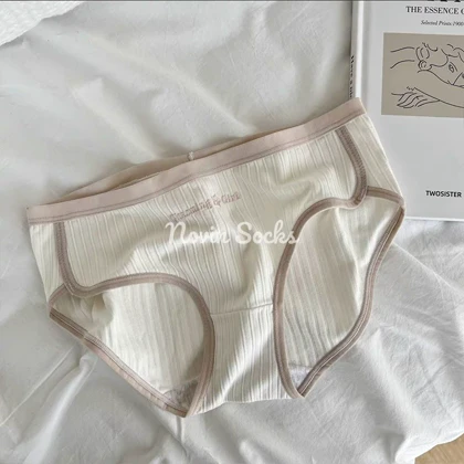 شورت طرح Cherishing Girl (سایز S - مناسب سایز 34 الی 36)