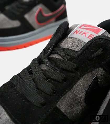 کفش کتانی مردانه و زنانه طوسی مشکی قرمز نایک NIKE AIR FORCE مدل 4192