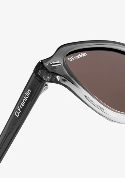 عینک آفتابی دی فرانکلین مدل D.franklin Ultra Light S Square Gradient Grey / Brown