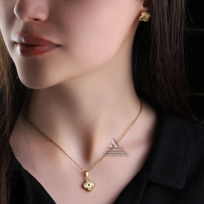 ست ونکلیف طلایی Vancliffe Necklace & Earrings G01