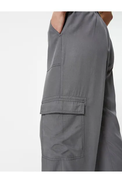 شلوار Jogger Cargo با جیب پارچه Lyocell™ 4SAL40039IW