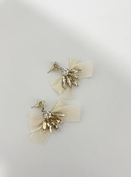 گوشواره پاپیونی سفید زنانه 881