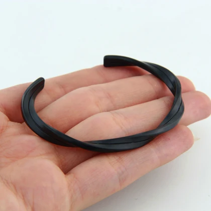 دستبند مردانه مدل پیچی سه لاین