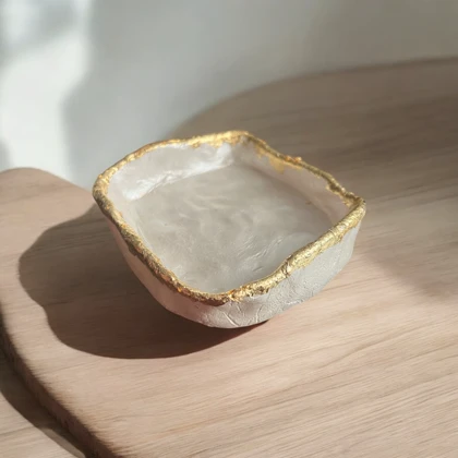 کاسه مربع دفرمه