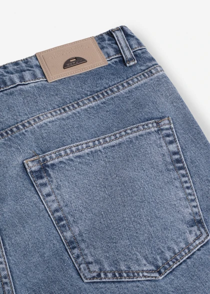 شلوار جین Tapered-Fit