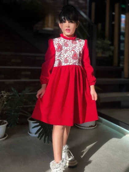 پیراهن دخترانه یلدا طرح ترنج