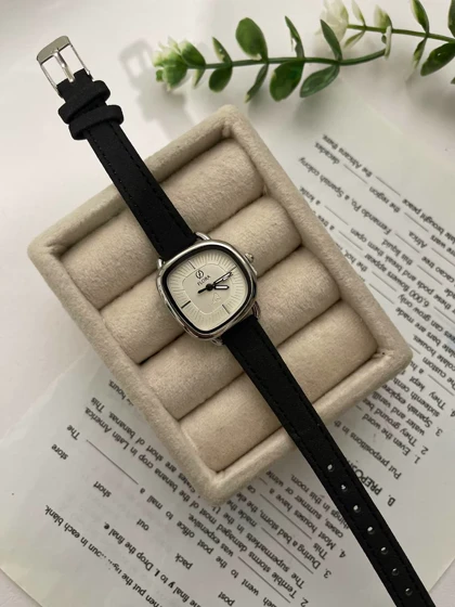 ساعت دفورمه چرمی زنانه 925