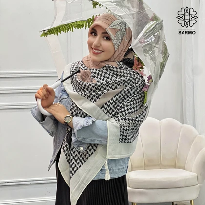 روسری نخ پنبه گل پیچی منگوله‌دار