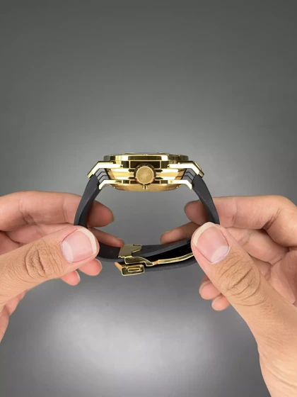 ساعت مچی اوبلو صفحه کهکشانی بند مشکی قاب طلایی Hublot Big Bang Unico Sang Bleu ii King Gold