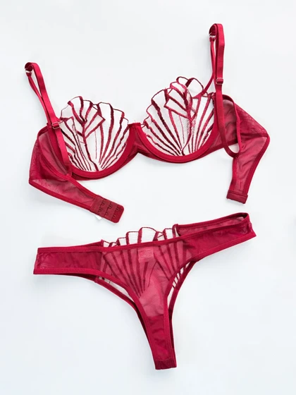 ست شورت و سوتین فنر دار تور و دانتل طرح برگ زرشکی