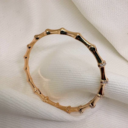 بنگل ژوپینگ مدل «بامبو» (Bamboo) | ساقه‌های طلایی با گره‌های نگین‌دار