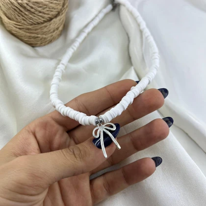 گردنبند زنانه فیمو تابستانی مدل نسیم طرح پاپیون سفید