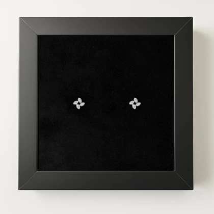 پیرسینگ نقره گوش مدل چهاربرگ نگین‌دار (جفت)