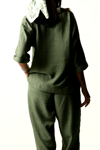 شومیز جلو بسته یقه برگردان زنانه