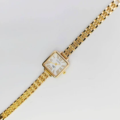 ساعت مچی زنانه مجلسی EHHE نگین‌دار با موتور کوارتز