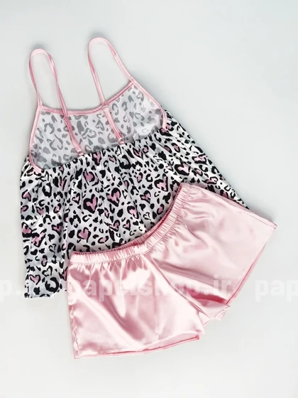 ست لباس خواب تاپ و شورتک ساتن طرح قلب