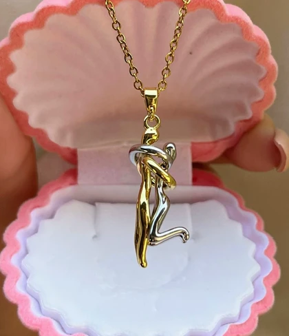 گردنبند آغوش