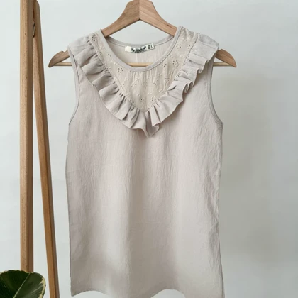 تاپ یقه گرد چین‌دار