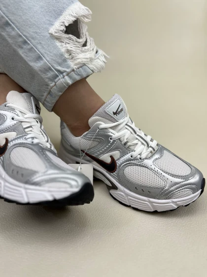 کتانی زنانه وی فایو رانر NIKE V5 RNR کد : 1500 کد 418