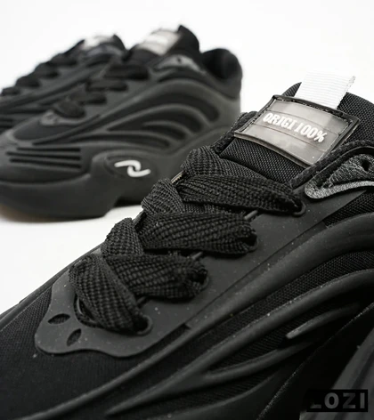 کفش کتانی مردانه مشکی ADIDAS yeezy 700 v2