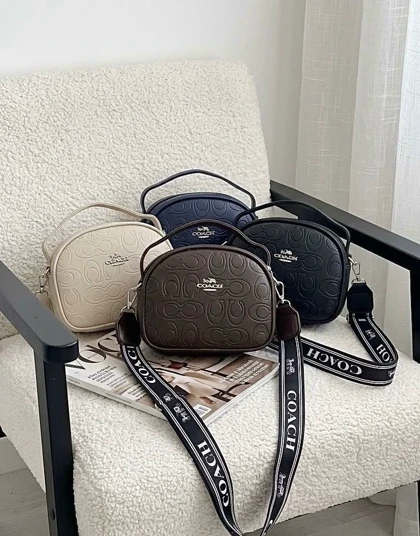 کیف زنانه صندوقی Coach
