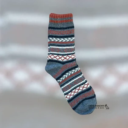 جوراب ساق‌دار پشمی زمستانه