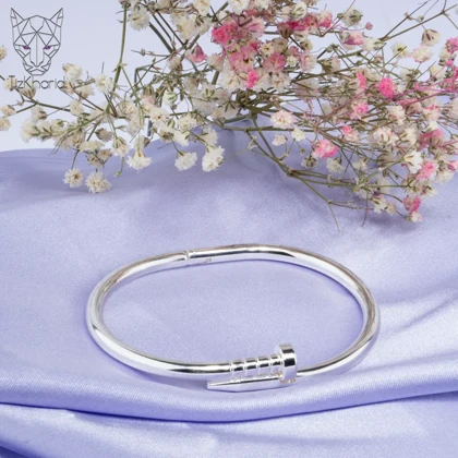 دستبند میخ نقره کارتیر