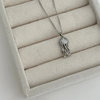 گردنبند زنانه عروس دریایی نگینی کد 892