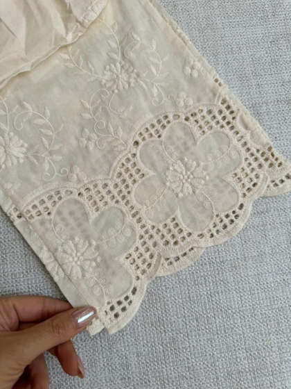 تاپ چین‌دار و شلوار دانتل