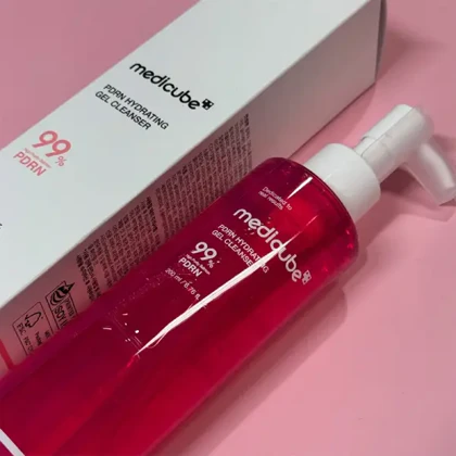 ژل شوینده PDRN مدی کیوب لایه بردار ملایم و روشن کننده پوست MEDICUBE PDRN Hydrating Gel Cleanser