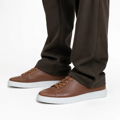 کفش کتانی مردانه مدل ونس چرمی عسلی زیره سفید Vans