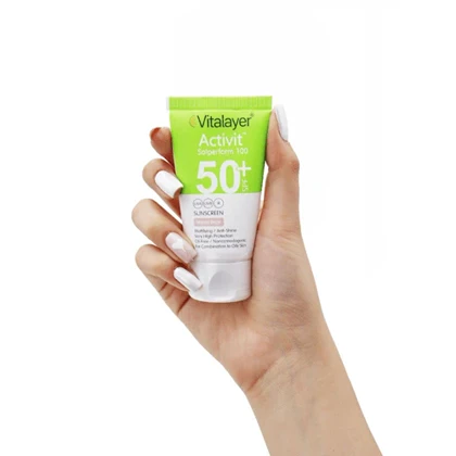 کرم ضد آفتاب SPF50 پوست چرب اکتی ویت نچرال بژ ویتالیر 40 میل