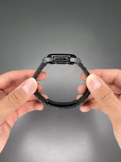 ساعت مچی پتک فیلیپ بدنه مشکی صفحه سرمه ای Patek Philippe Nautilus