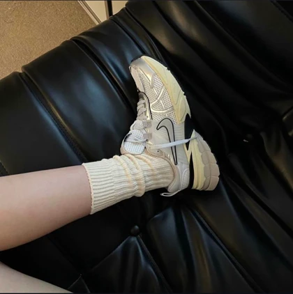 نایک وی تو کی ران Nike v2k run کد 601