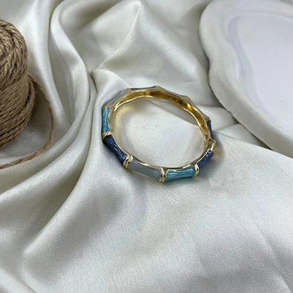 دستبند زنانه بنگل مدل آریا طرح میناکاری رنگی