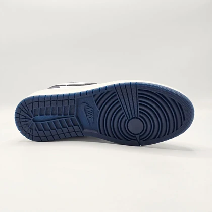 کفش کتانی اسپرت مردانه رنگ سفید سرمه ای مدل نایک NIKE Jordan 1 low