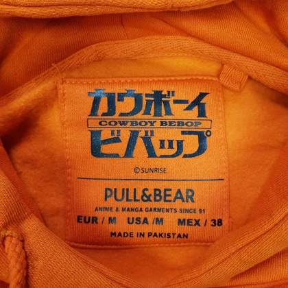 هودی انیمه، ضخیم و گرم بالا از pull & bear کد 237