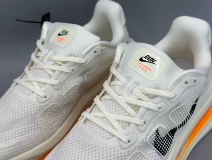 کتانی نایکی ایر زوم وومرو پریمیوم سفید نارنجی/Nike